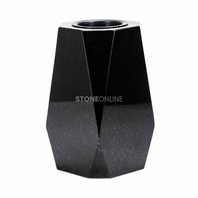 Wazon z granitu w formie diamentu WDIAMOND15 – wyjątkowa ozdoba na nagrobek, idealna nowoczesna i ponadczasowa forma.