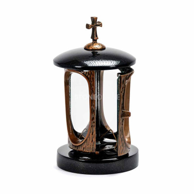 Lampka granitowa z miedzianym korpusem i krzyżem StoneOnline – elegancki znicz nagrobny.