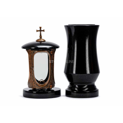 Piękny zestaw granitowy na cmentarz LALUMCROSSCOPPER + WTRENDY15 – miedziany lampion z krzyżem i smukły wazon StoneOnline.