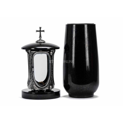 Piękny zestaw granitowy na cmentarz LALUMCROSSSILVER + WBASIC15 – srebrny lampion z krzyżem i wysoki wazon na kwiaty.