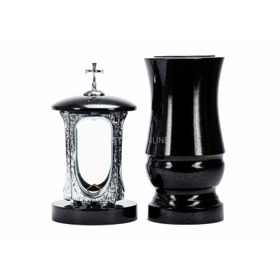 Nowoczesny zestaw granitowy na cmentarz LALUMCROSSINOX + WMODERN15 – chromowany lampion z krzyżem i stylowy wazon StoneOnline.