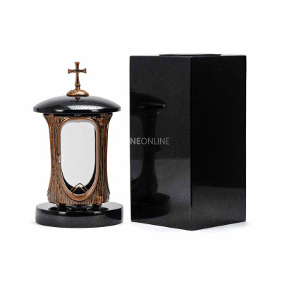Miedziany lampion LALUMCROSSCOPPER i wazon WCUBE15 – nowoczesny zestaw granitowy na cmentarz.