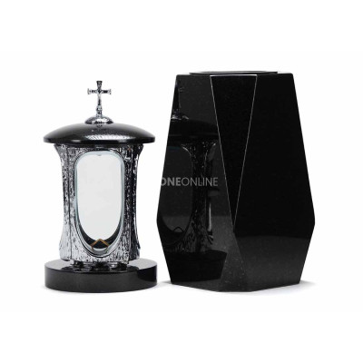 Nowoczesny lampion LALUMCROSSINOX i masywny wazon WDIAMOND15 – trwały zestaw granitowy na cmentarz.