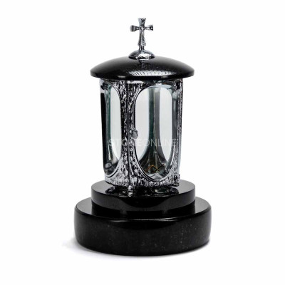 Lampion LALUMCROSSINOX z chromowanym korpusem i krzyżem na okrągłej podstawie PROUND.
