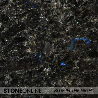 BLUE IN THE NIGHT – Czarny granit z połyskującymi, niebieskimi kryształkami – elegancki i nowoczesny wybór.